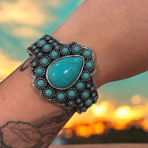 💙 Boho Western Cowgirl Faux Turquoise Hinge Bracelet 💙
